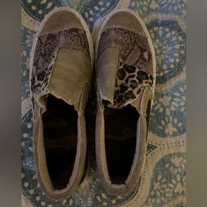 Only worn a couple of times size 8 blowfish brand